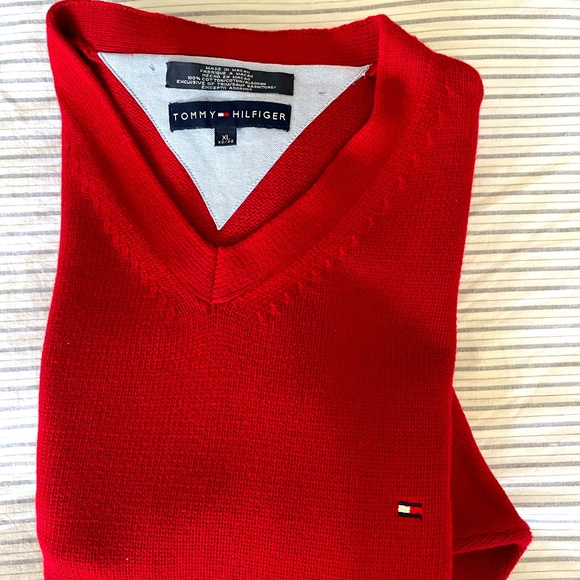 Tommy Hilfiger V neck sweater - Picture 1 of 1